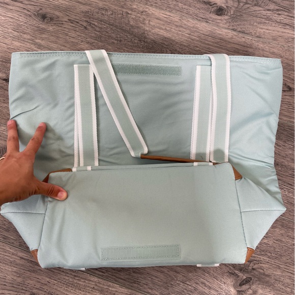 California Innovations cooler tote - Picture 2 of 2